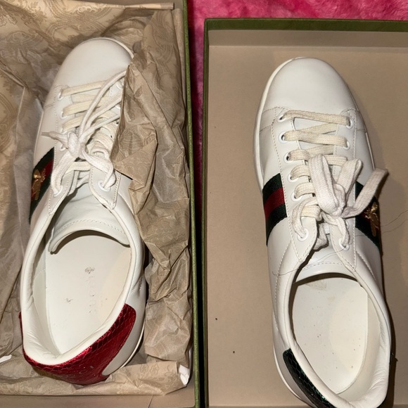 Gucci Women’s Ace Sneaker with Bee 💚🤍❤️ - Picture 3 of 8